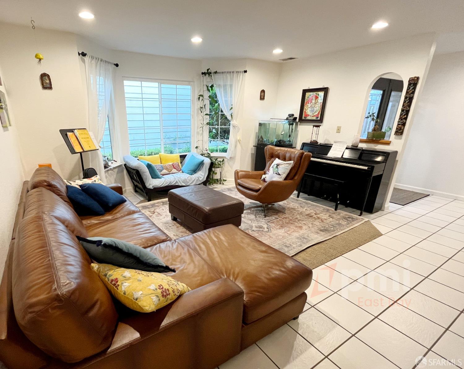 980 Springview Circle San Ramon, CA 94583 - Photo 2 of 14