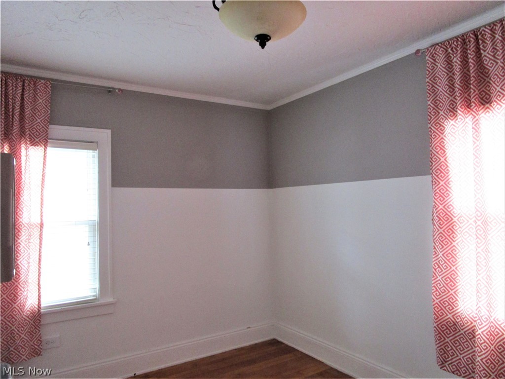 5131 Eastover Road Cleveland, OH 44124 - Photo 11 of 21 2nd bedroom located on the first floor brings sun light from 2 directions.