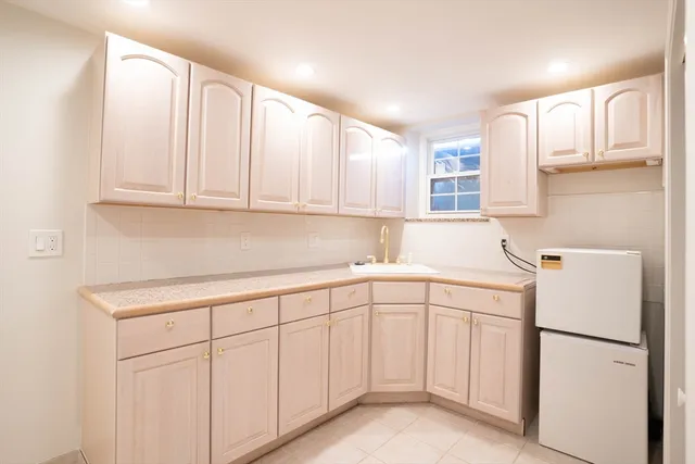 $14,000 | 40 Puddingstone Lane, Newton, MA 02459