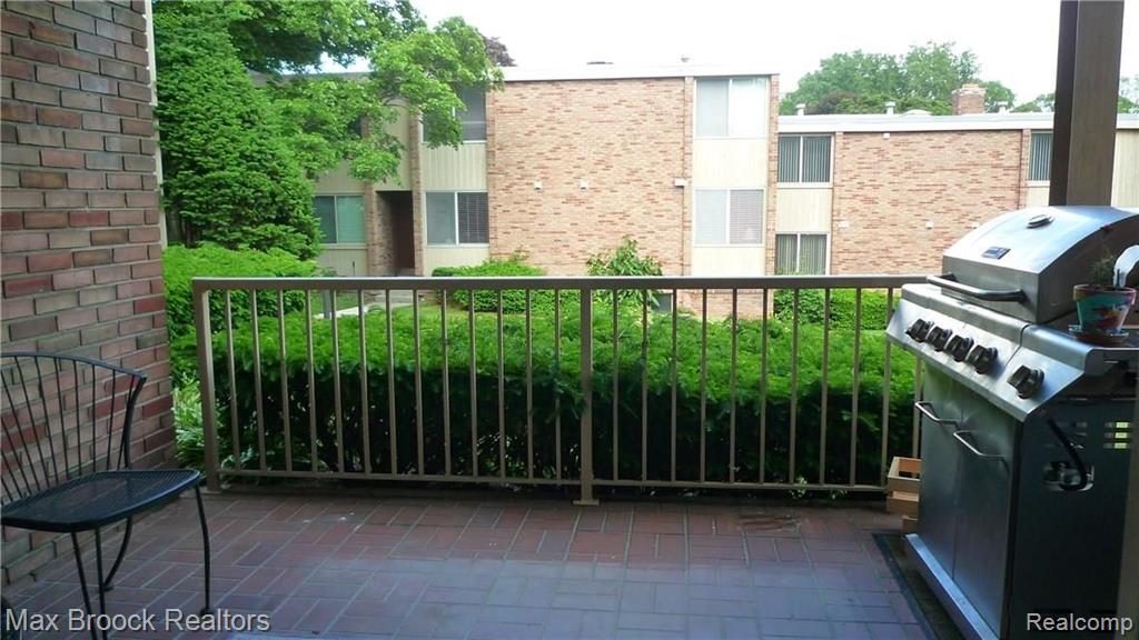 4049 West Maple Road Bloomfield Hills, MI 48301 - Photo 12 of 23