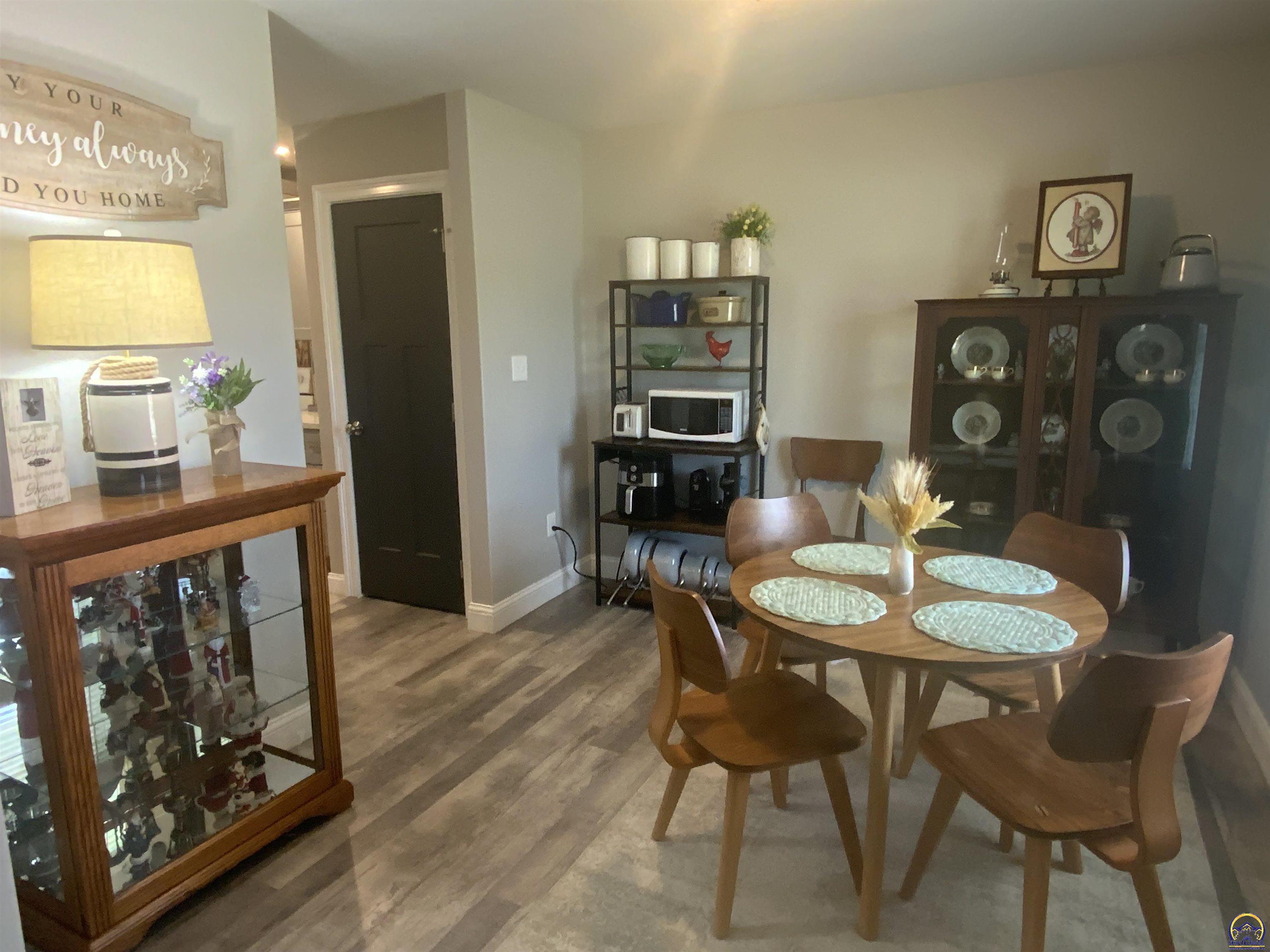 907 16th Street Valley Falls, KS 66088 - Photo 10 of 16