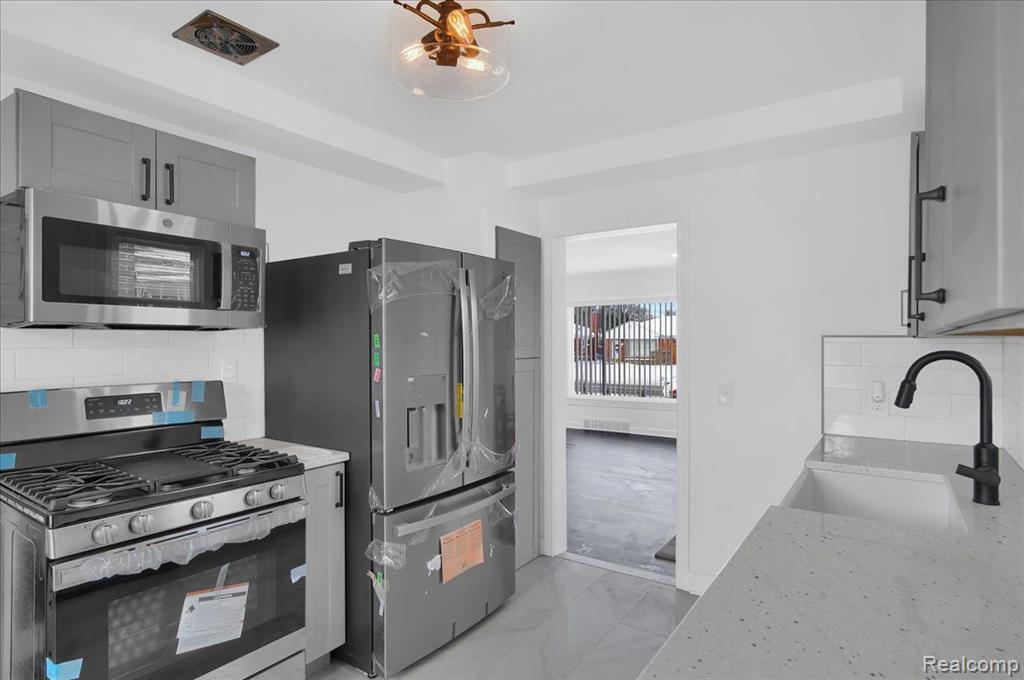 20240 Burt Road Detroit, MI 48219 - Photo 10 of 30