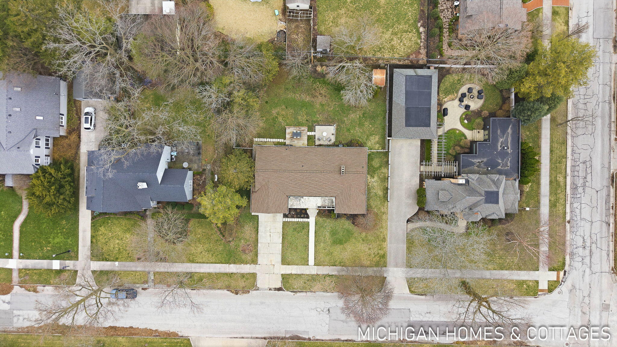 141 East 26th Street Holland, MI 49423 - Photo 31 of 36 24-web-or-mls-141-e-26th-st