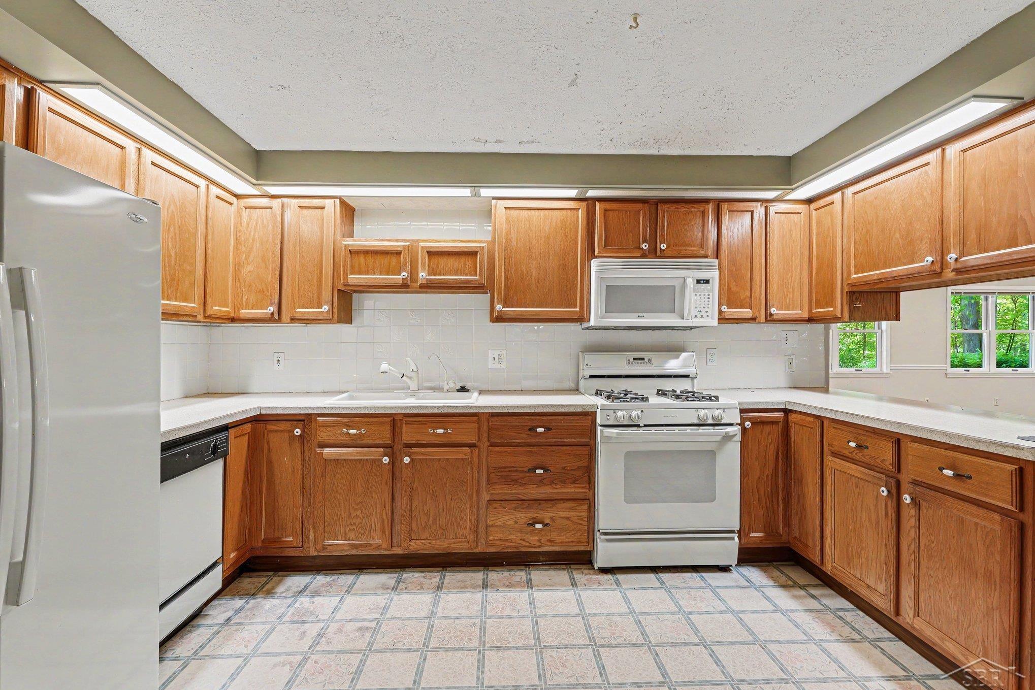 1038 East Freeland Road Merrill, MI 48637 - Photo 9 of 28
