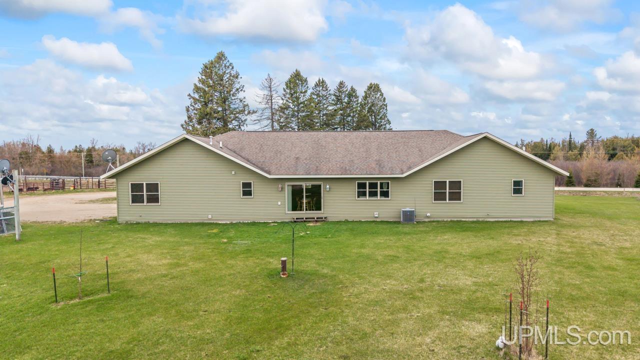 6230 East 5th Road Bark River, MI 49807 - Photo 33 of 48