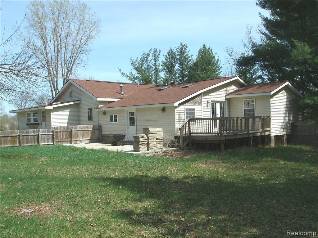 8433 Washburn Road Columbiaville, MI 48421 - Photo 3 of 14 Washburn side view