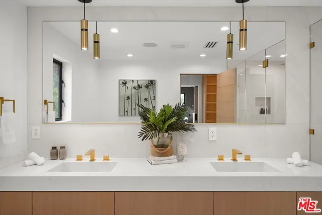 $2,995,000 | 12836 Gilmore Avenue, Los Angeles, CA 90066