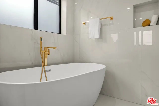 $2,995,000 | 12836 Gilmore Avenue, Los Angeles, CA 90066