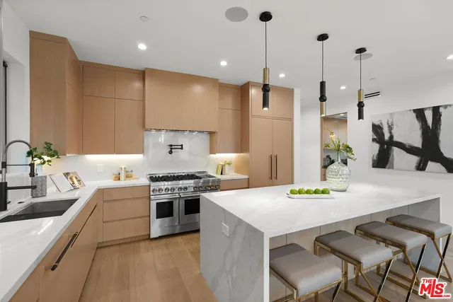 $2,995,000 | 12836 Gilmore Avenue, Los Angeles, CA 90066