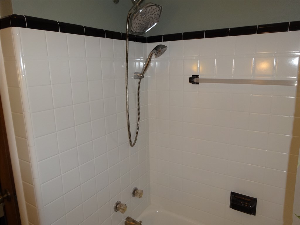 121 Rangeley Road Cranston, RI 02920 - Photo 15 of 35 Bath Tub @ Shower