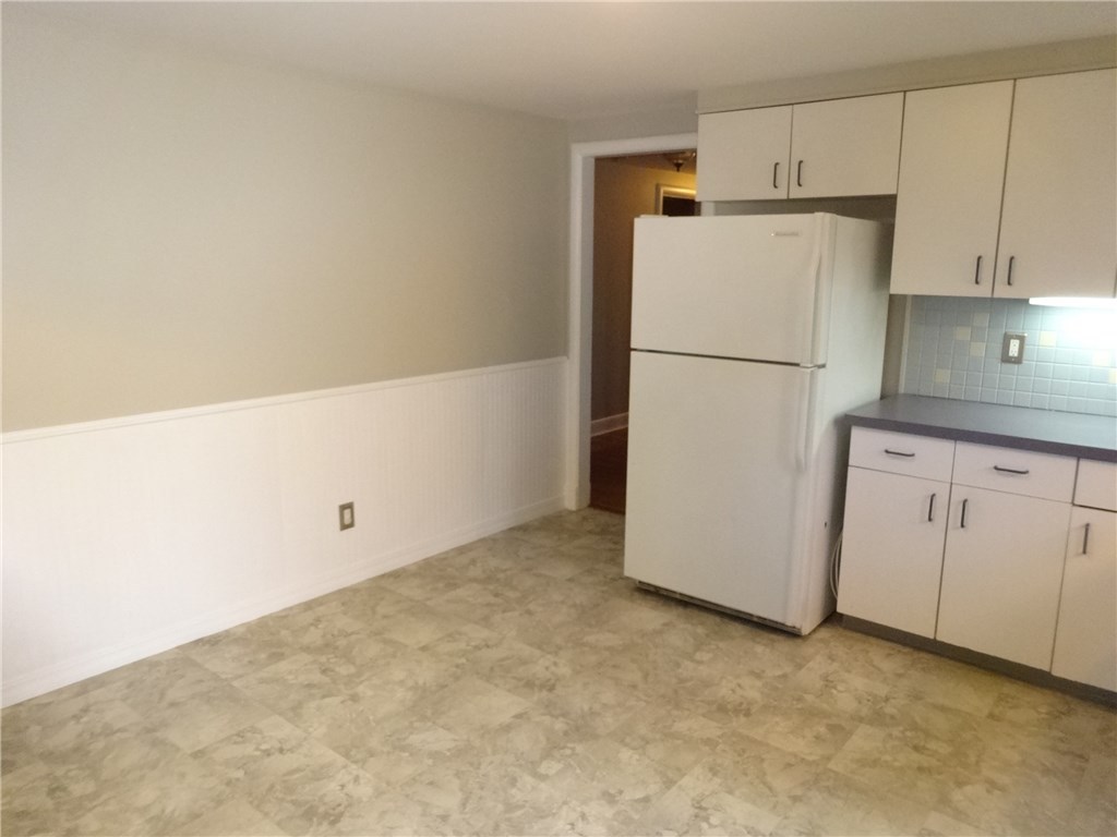 121 Rangeley Road Cranston, RI 02920 - Photo 8 of 35 Eat-in Kitchen
