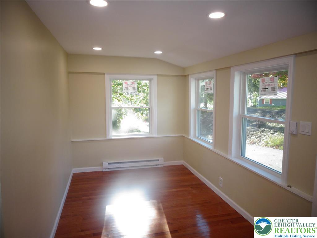 207 Sleepy Hollow Road Bath, PA 18014 - Photo 4 of 20