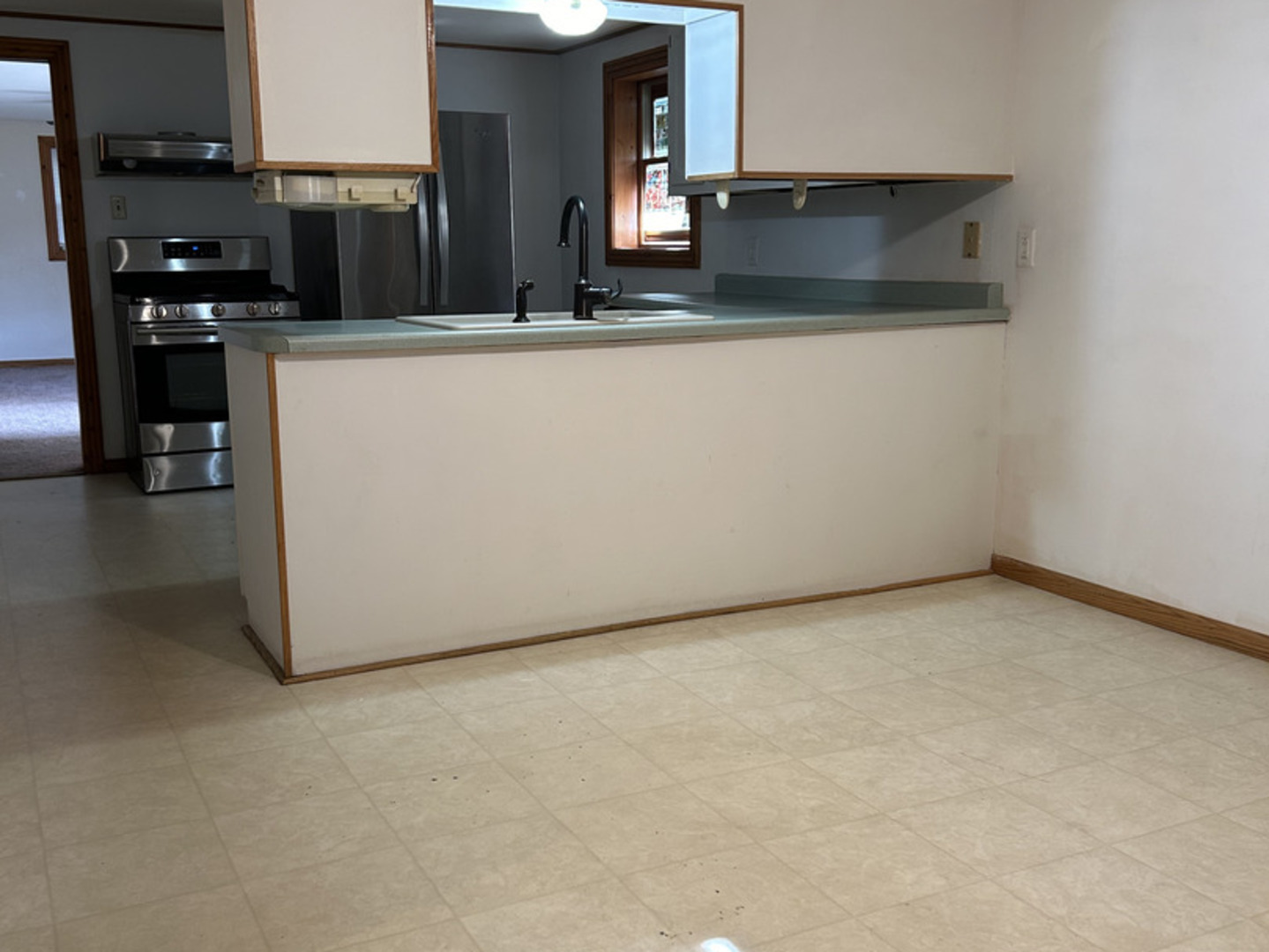 817 2nd Avenue Morris, IL 60450 - Photo 11 of 16 a view of kitchen and kitchen island