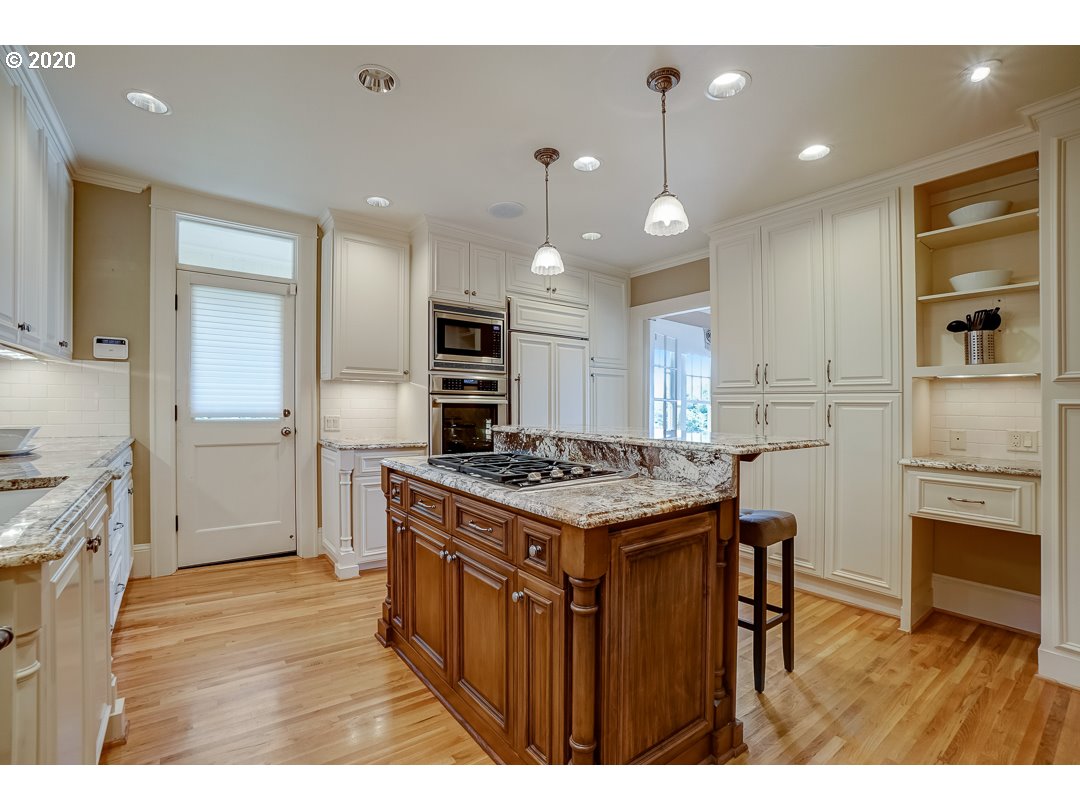 2811 Northwest Westover Road Portland, OR 97210 - Photo 16 of 32 Gallery Image 16