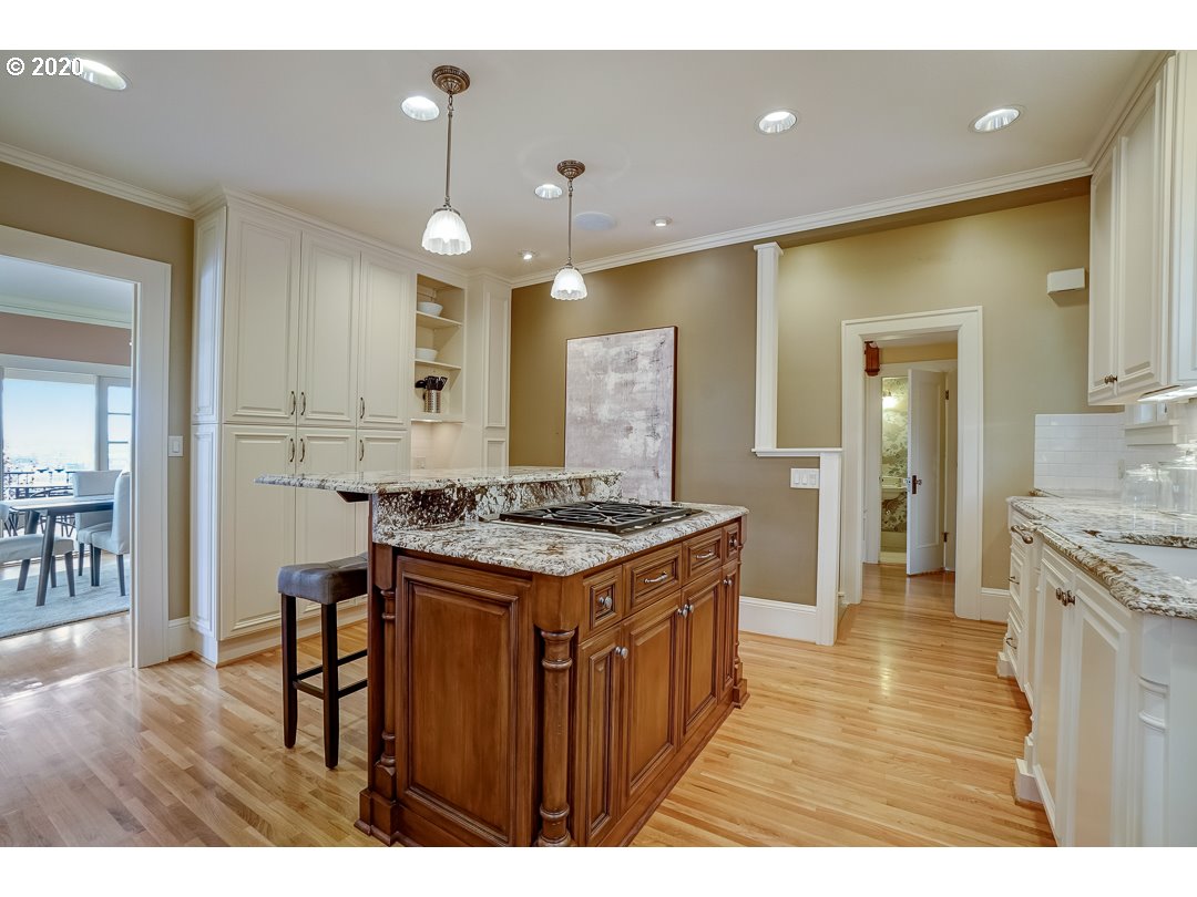 2811 Northwest Westover Road Portland, OR 97210 - Photo 17 of 32 Gallery Image 17