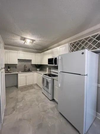$1,700 | 5 North Deleon Avenue, Unit SFR, Titusville, FL 32796