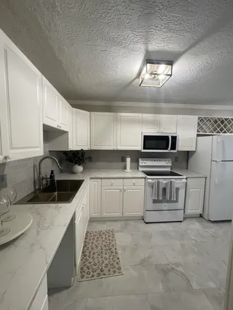 $1,700 | 5 North Deleon Avenue, Unit SFR, Titusville, FL 32796