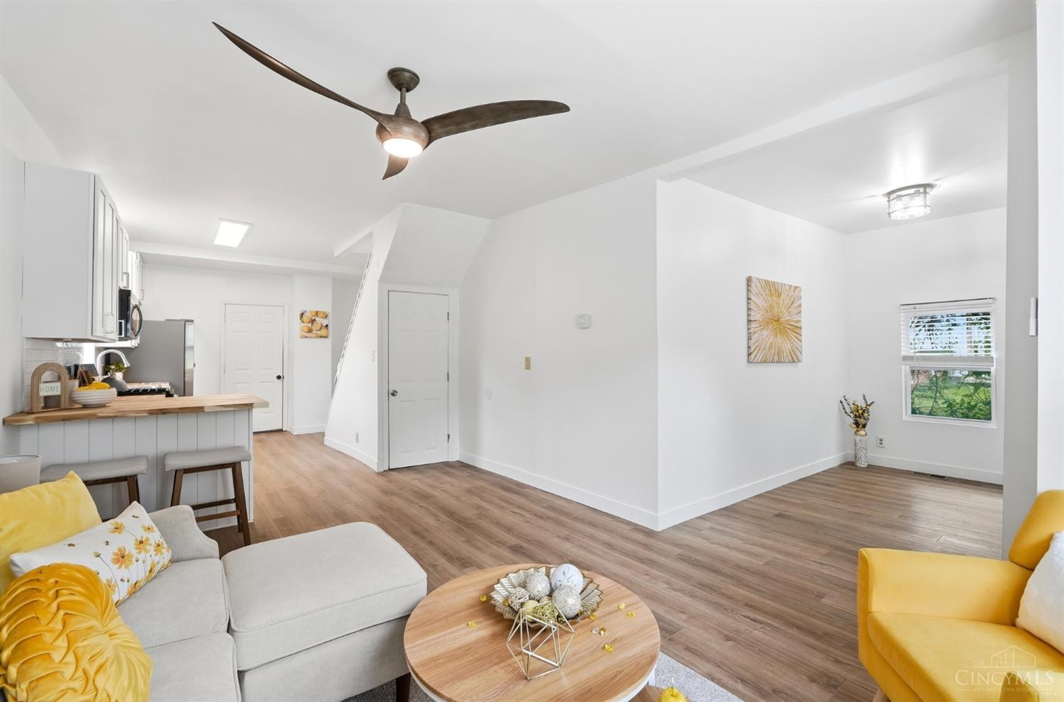 6056 Red Bank Road Cincinnati, OH 45213 - Photo 7 of 33