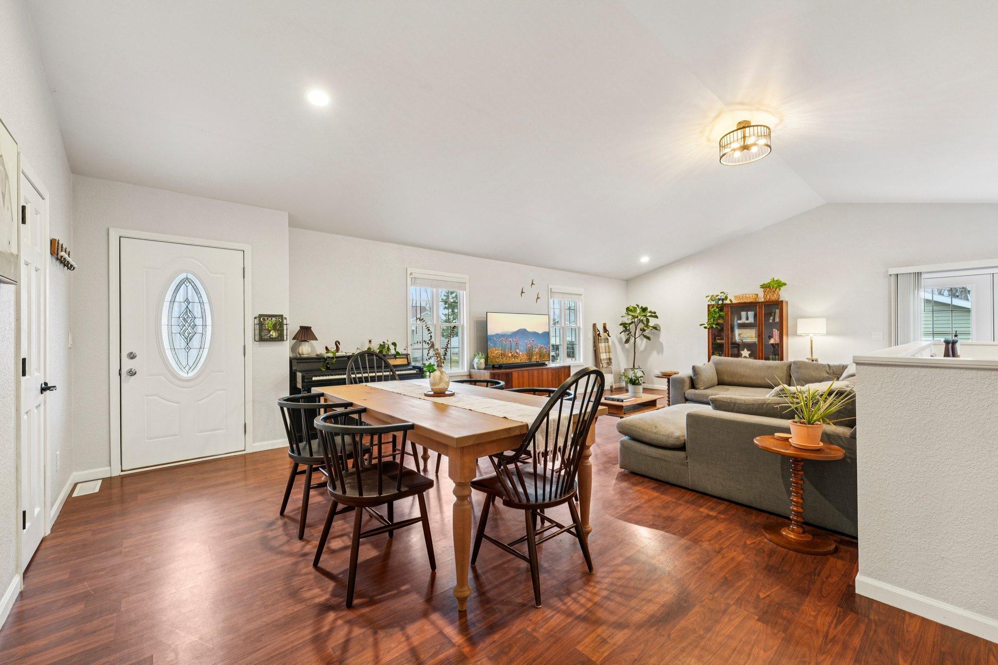 719 Monroe Street North Hudson, WI 54016 - Photo 14 of 39