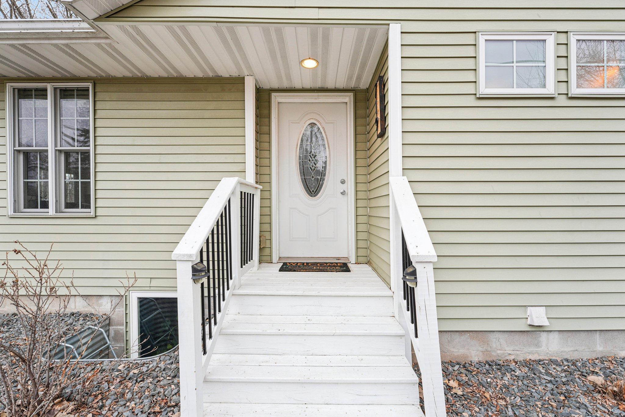 719 Monroe Street North Hudson, WI 54016 - Photo 6 of 39