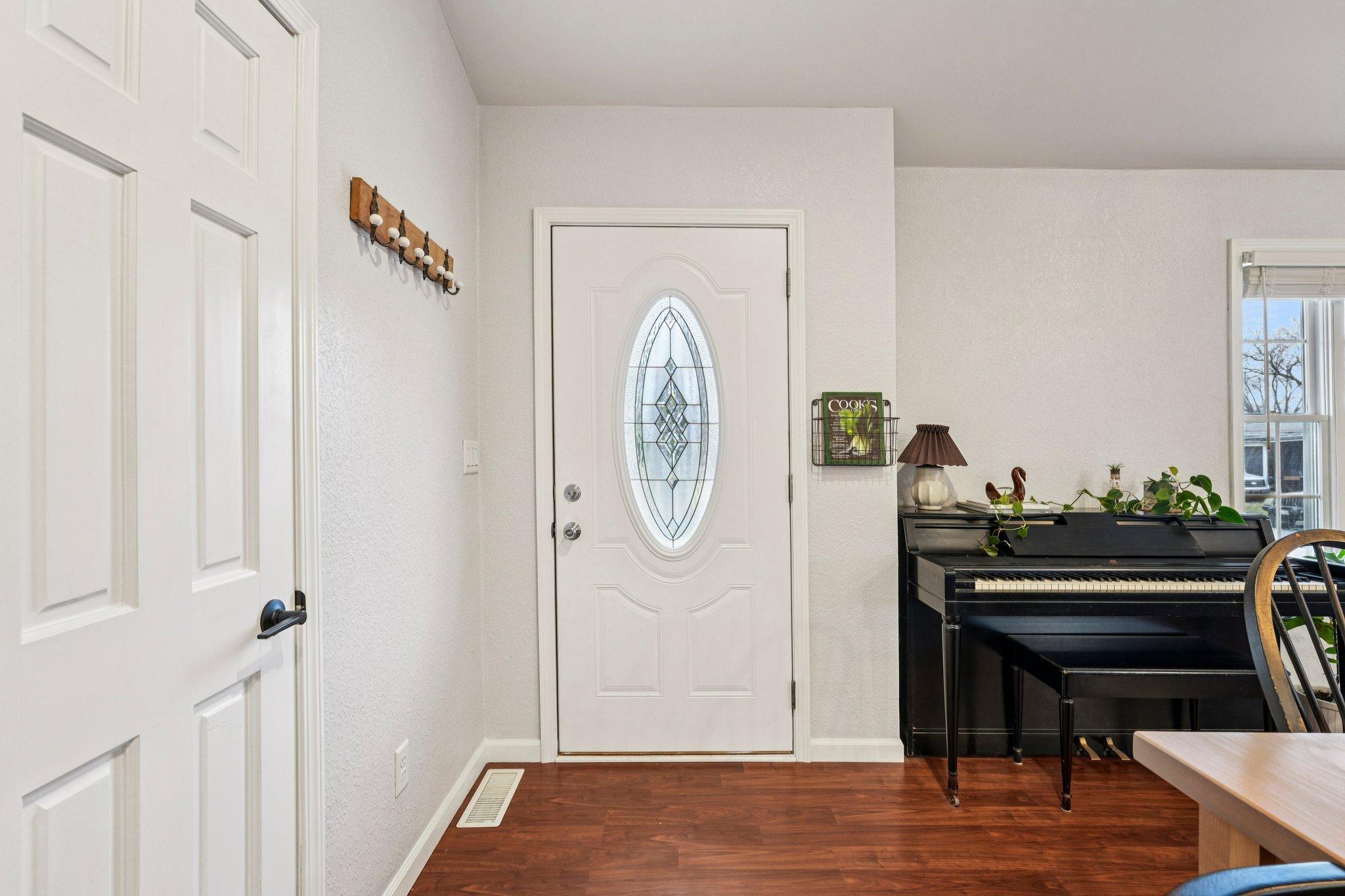 719 Monroe Street North Hudson, WI 54016 - Photo 7 of 39