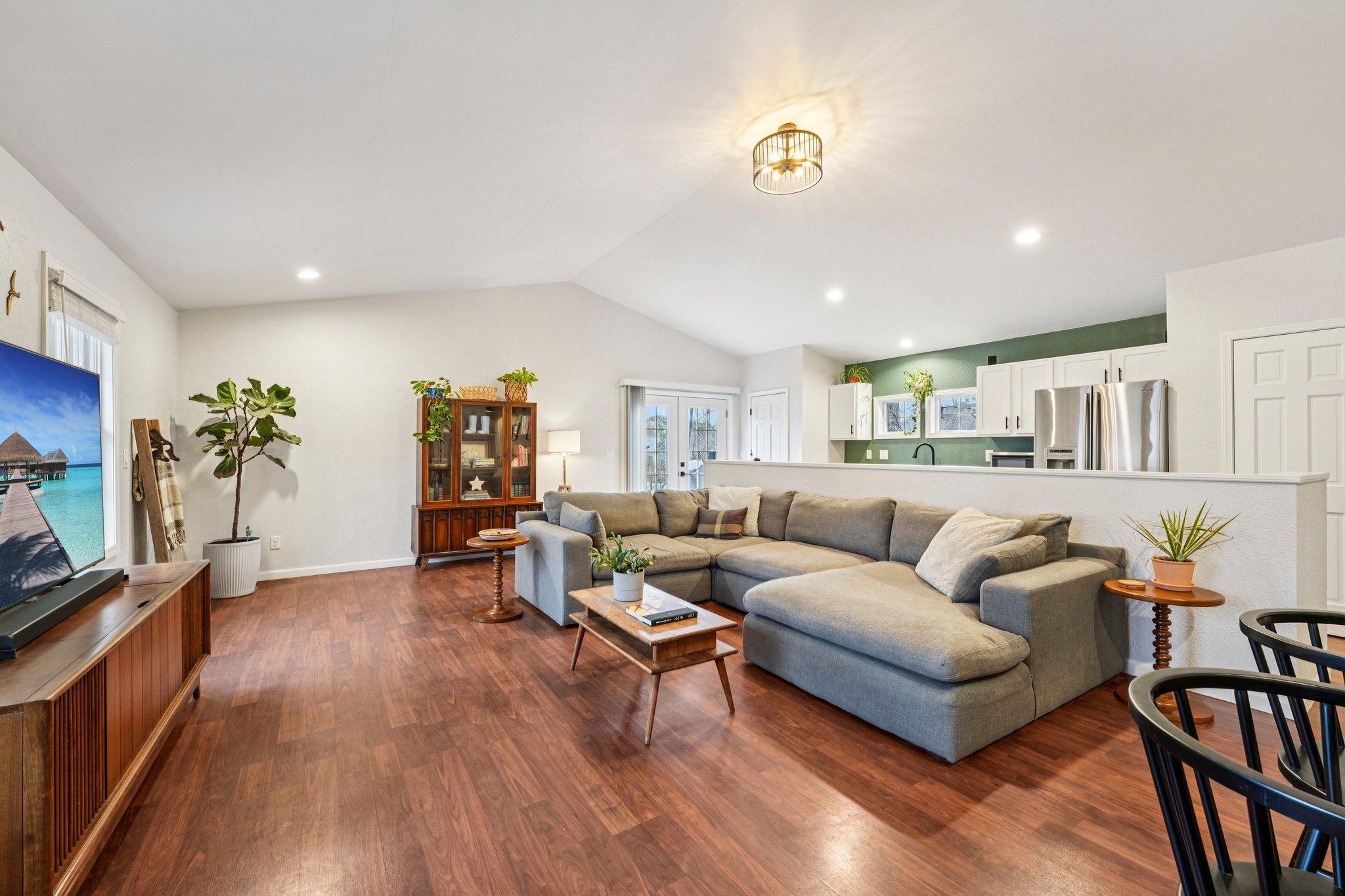 719 Monroe Street North Hudson, WI 54016 - Photo 8 of 39