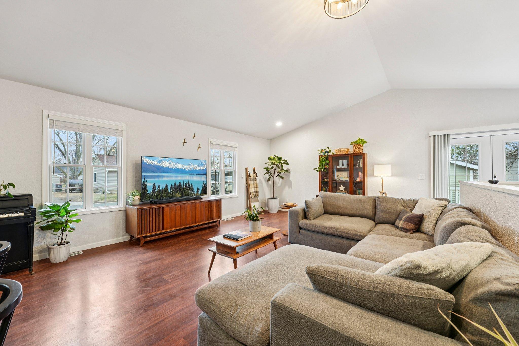 719 Monroe Street North Hudson, WI 54016 - Photo 9 of 39