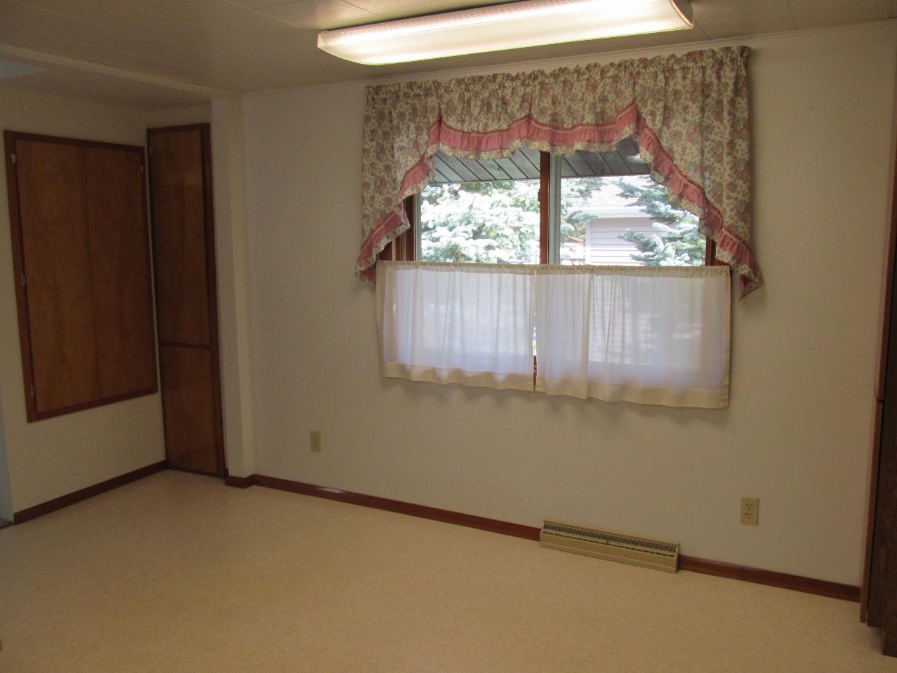 1217 Iverson Street Rhinelander, WI 54501 - Photo 5 of 28 Gallery Image 5