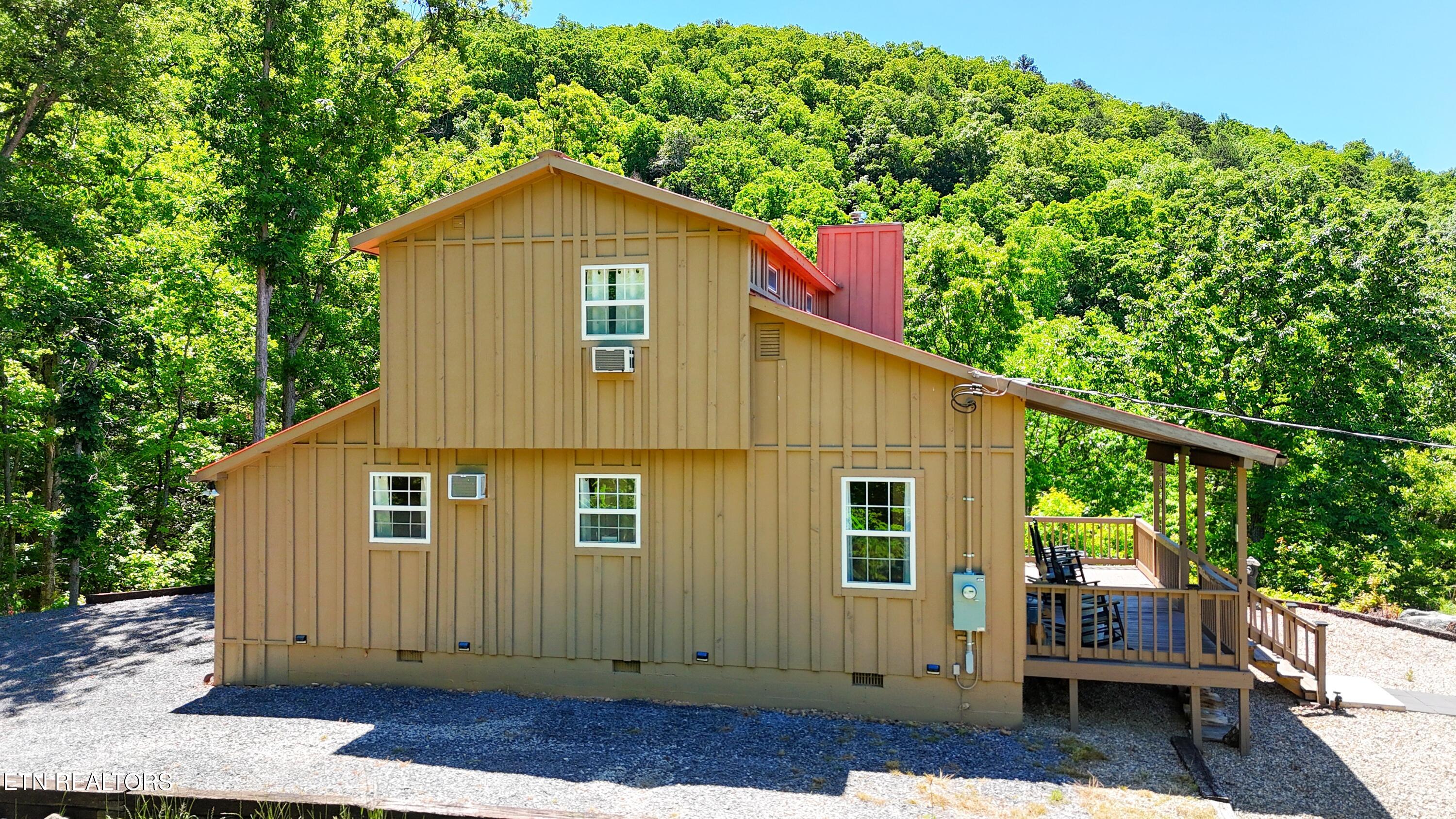 264 Curry Way Del Rio, TN 37727 - Photo 4 of 40 CURRY WAY RIGHT ELEVATION