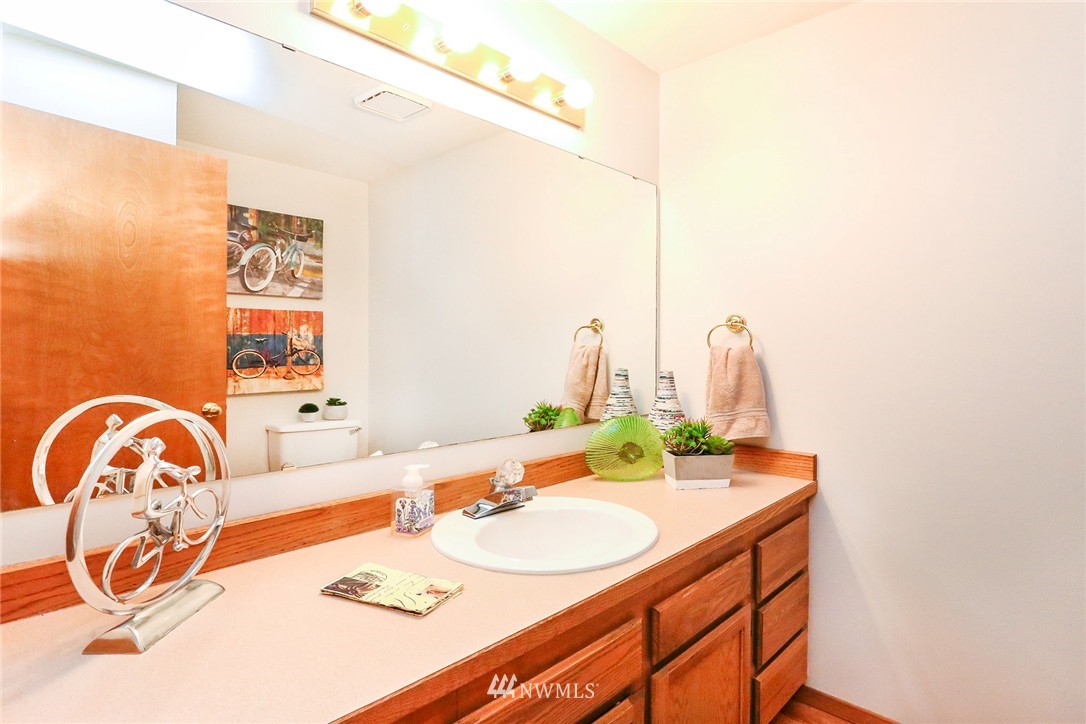 4814 200th Street Southeast Bothell, WA 98012 - Photo 13 of 25 Gallery Image 13