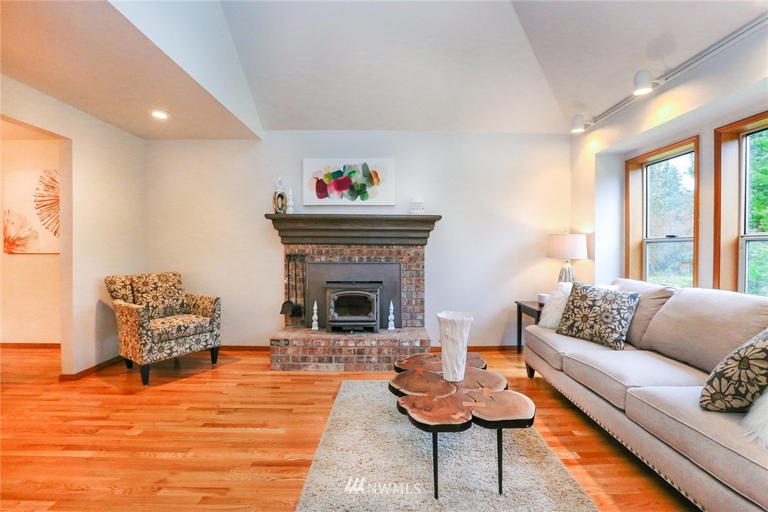 4814 200th Street Southeast Bothell, WA 98012 - Photo 4 of 25 Gallery Image 4