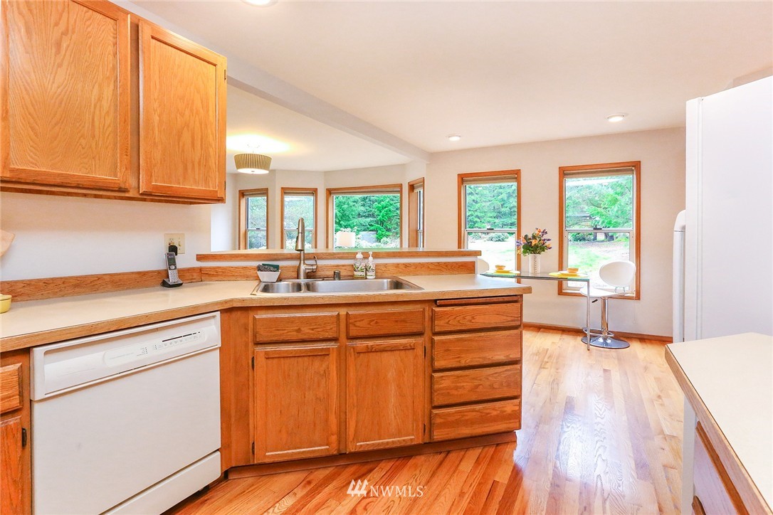4814 200th Street Southeast Bothell, WA 98012 - Photo 8 of 25 Gallery Image 8