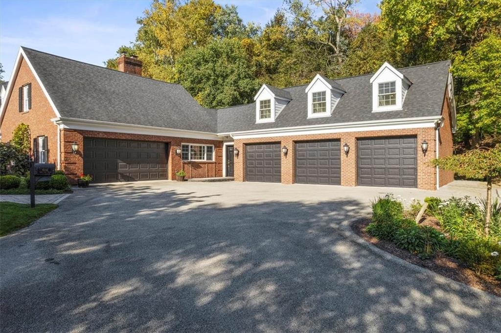 604 Twin Pine Road Pittsburgh, PA 15215 - Photo 3 of 50 Gallery Image 3