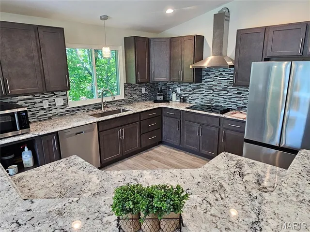 $420,000 | 3968 Royal Estates Drive, St. Louis, MO 63129