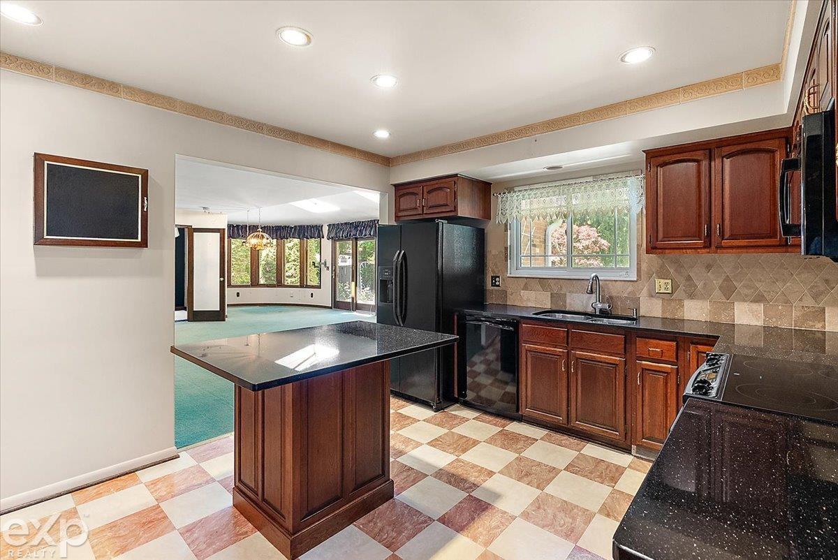 100 Moran Road Grosse Pointe Farms, MI 48236 - Photo 36 of 61