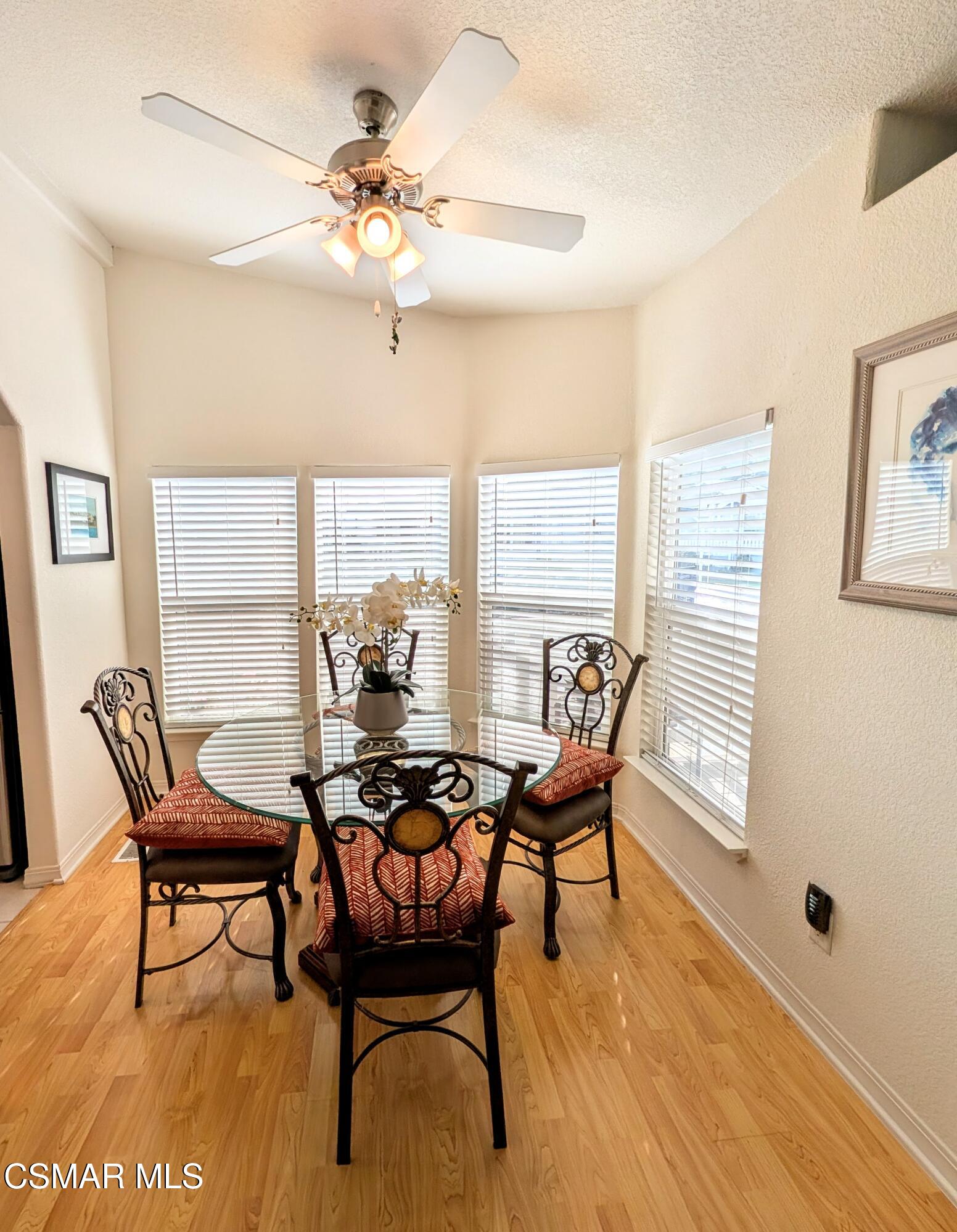 195 Tierra Rejada Road, Unit 219 Simi Valley, CA 93065 - Photo 5 of 27 Dining Area 2