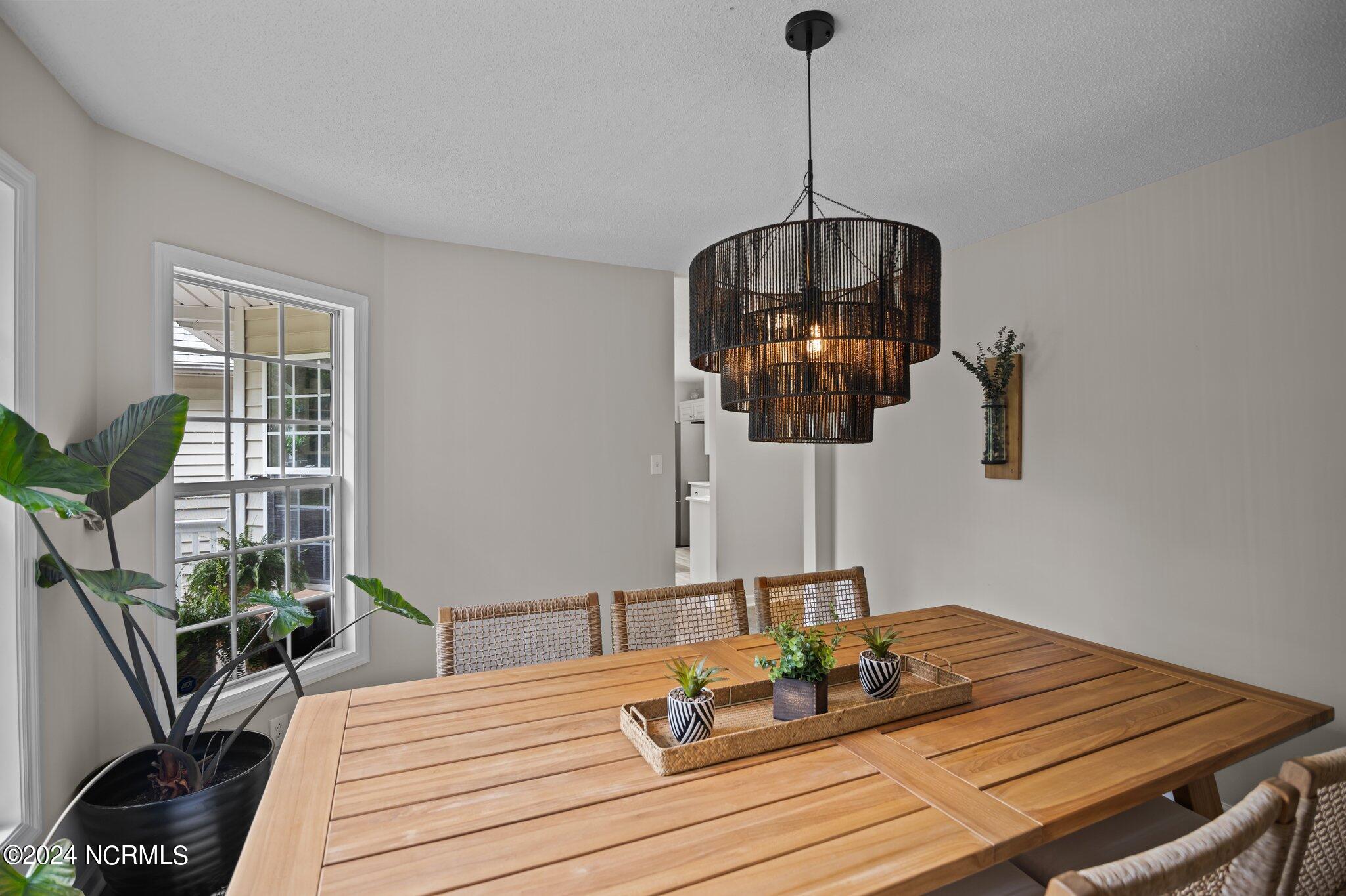 2129 Perrytown Loop Road New Bern, NC 28562 - Photo 18 of 52 Dining