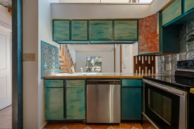 $299,000 | 302 Venture Boulevard South, Lago Vista, TX 78645