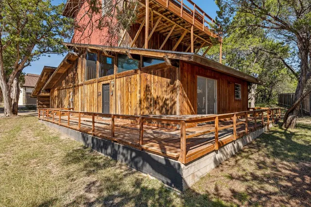 $299,000 | 302 Venture Boulevard South, Lago Vista, TX 78645