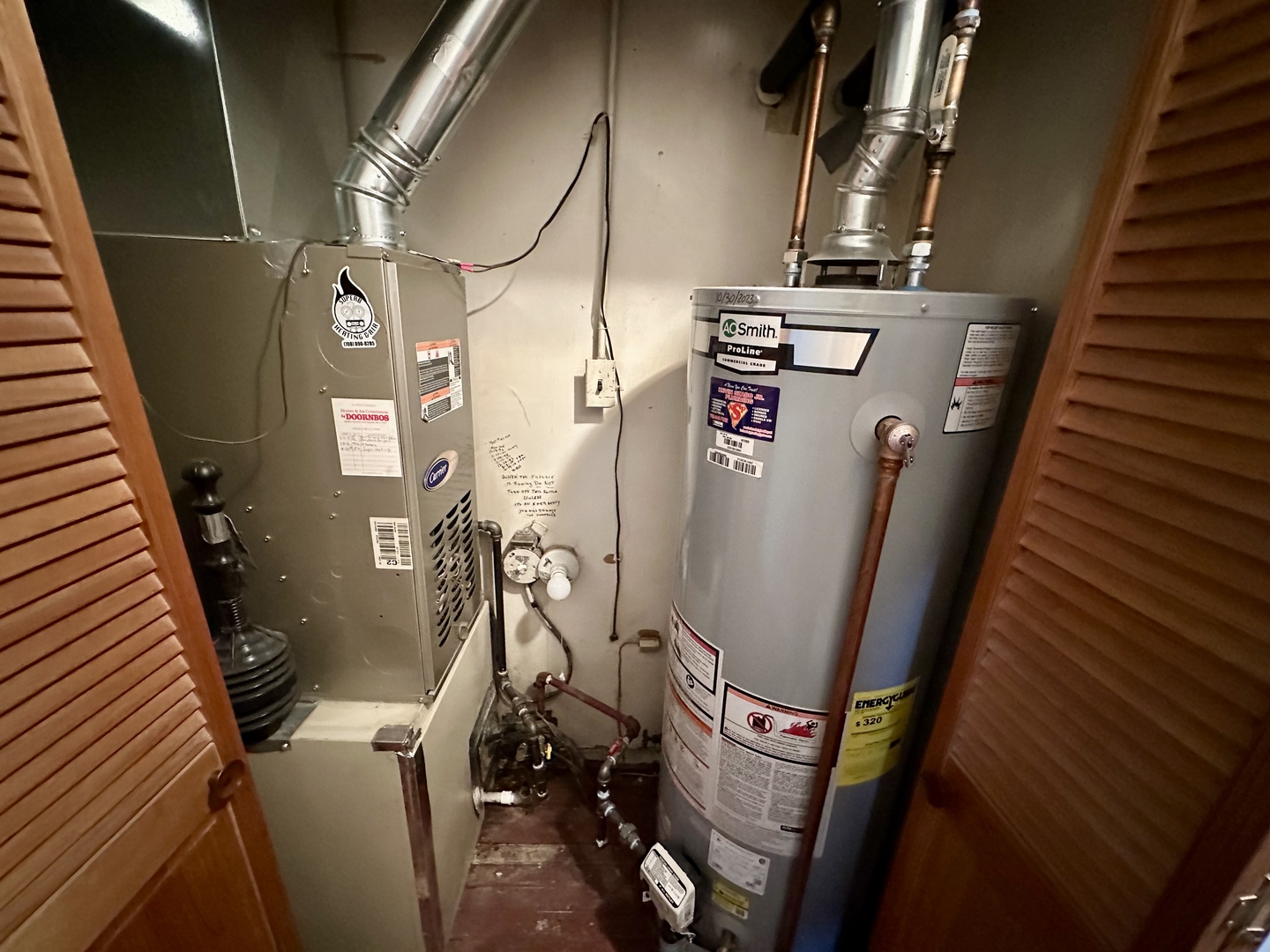 9112 Homestead Lane Bridgeview, IL 60455 - Photo 22 of 29 a view of an empty room with wooden floor