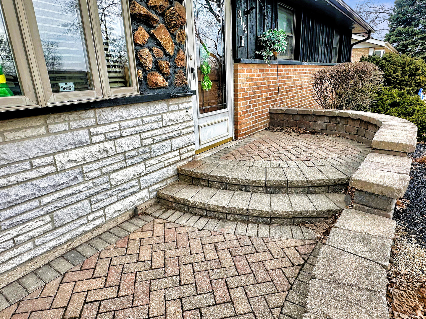 9112 Homestead Lane Bridgeview, IL 60455 - Photo 3 of 29 a view of entryway with a wooden floor