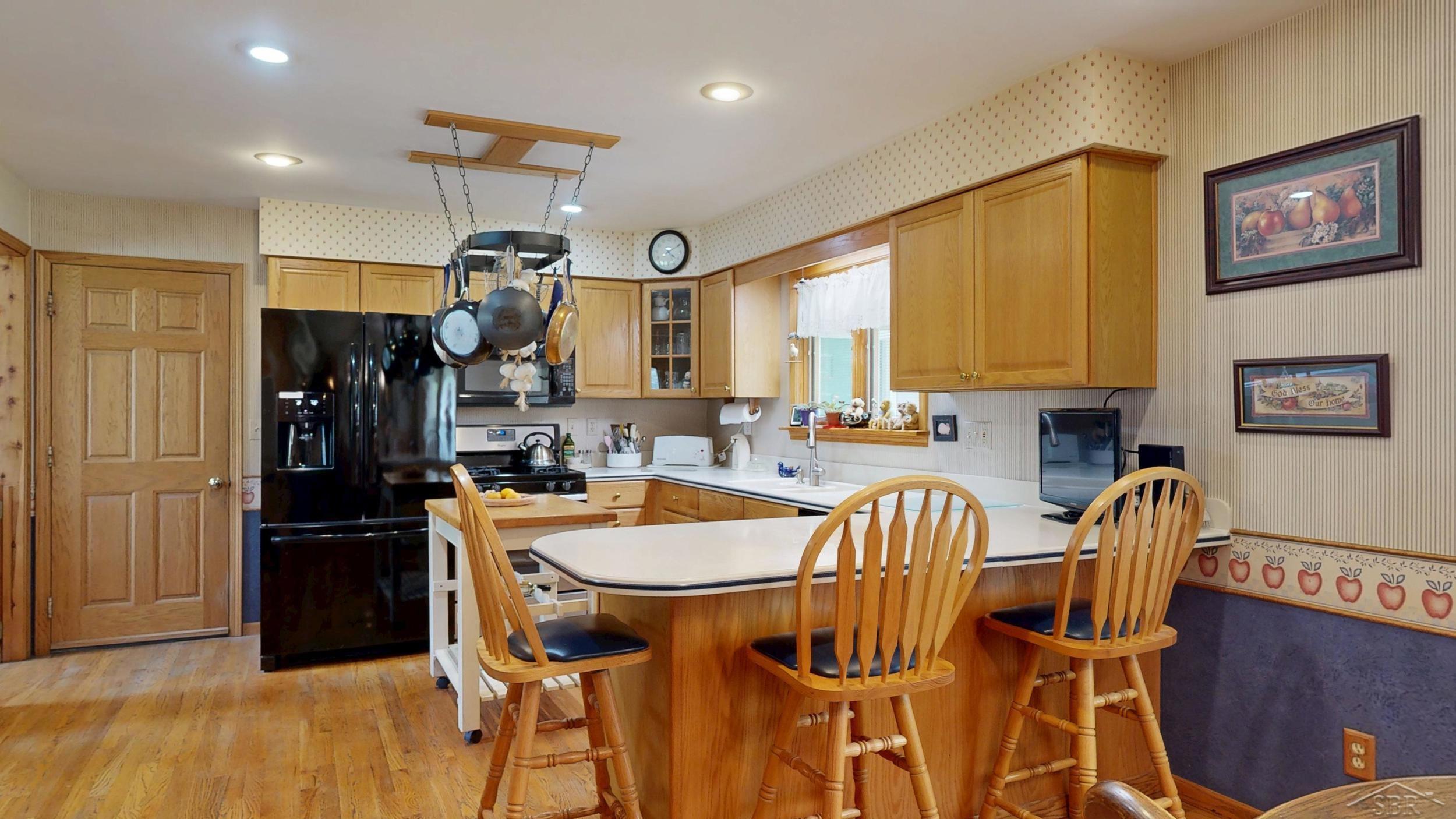 5220 North River Road Freeland, MI 48623 - Photo 14 of 47