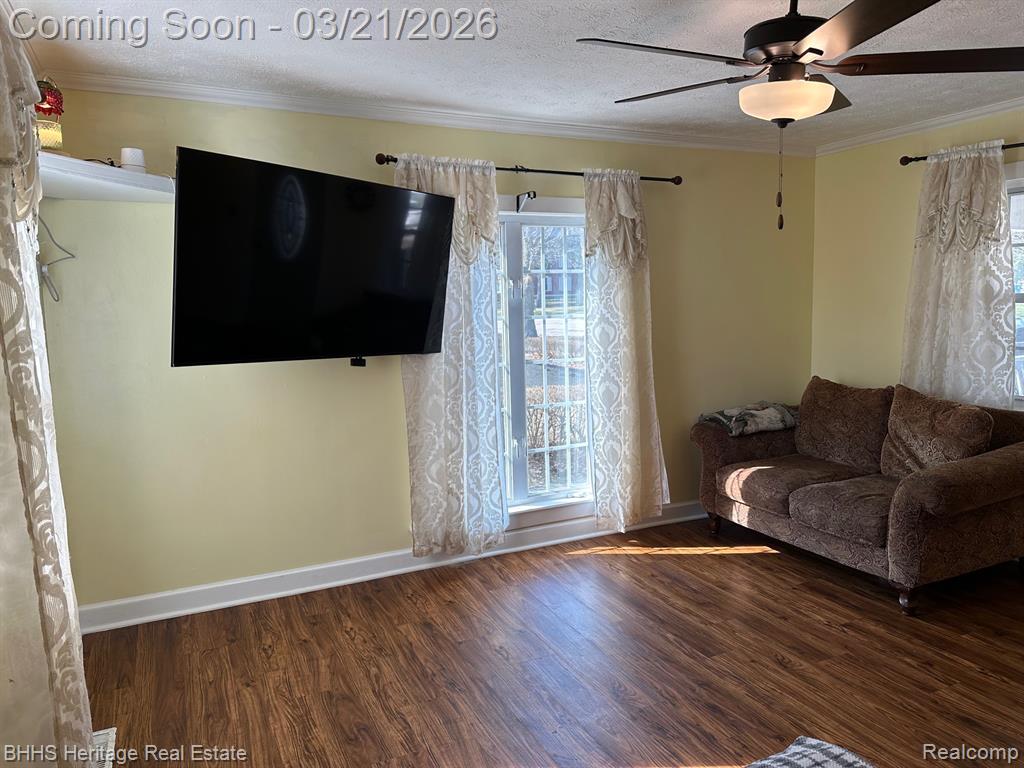 409 Lake Street Howell, MI 48843 - Photo 5 of 21