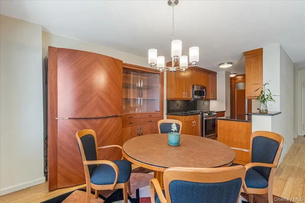 $430,000 | 17-85 215th Street, Unit 8G | Bay Terrace