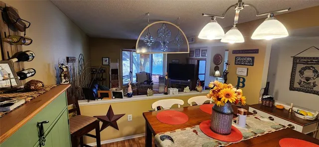 $390,000 | 440 Lakeview Drive, Unit 33, Palm Harbor, FL 34683