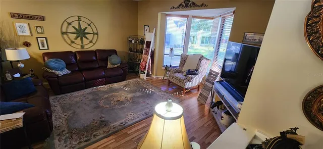 $390,000 | 440 Lakeview Drive, Unit 33, Palm Harbor, FL 34683