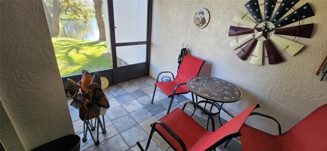 $390,000 | 440 Lakeview Drive, Unit 33, Palm Harbor, FL 34683