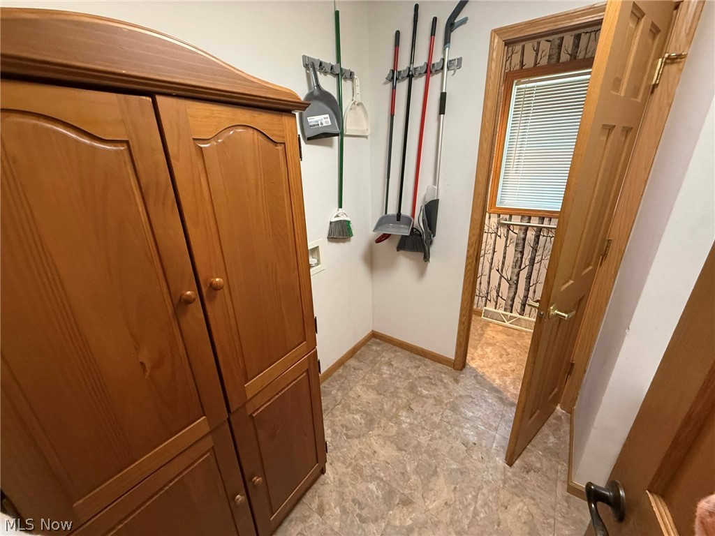 7170 Old Town Road Mount Perry, OH 43760 - Photo 19 of 41 Hall with baseboards