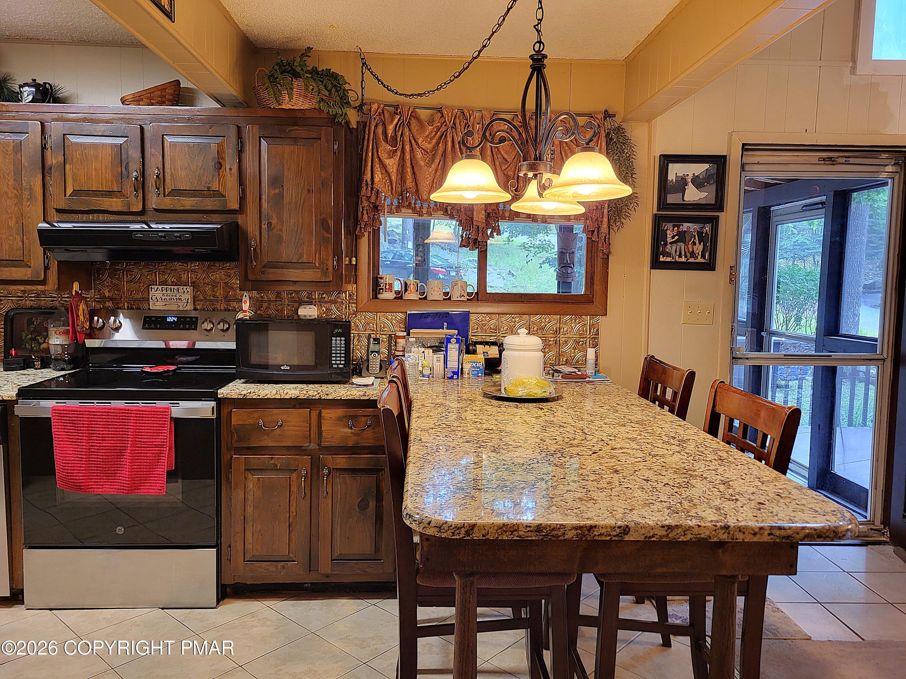 151 Edinburgh Road Bushkill, PA 18324 - Photo 13 of 70 20260722_122552