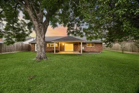 $545,000 | 2910 Freshmeadows Drive, Houston, TX 77063